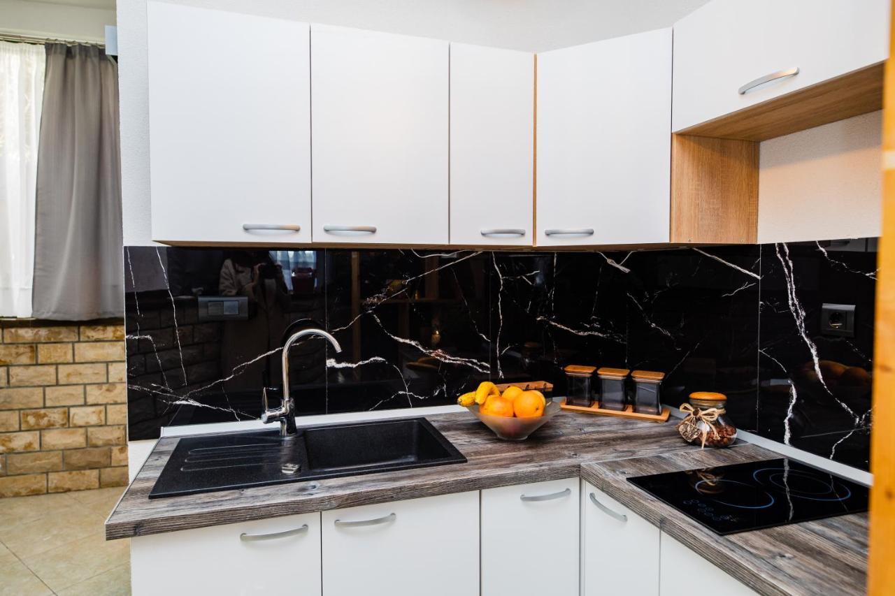 Glicinia Apartment Sibenik Bagian luar foto