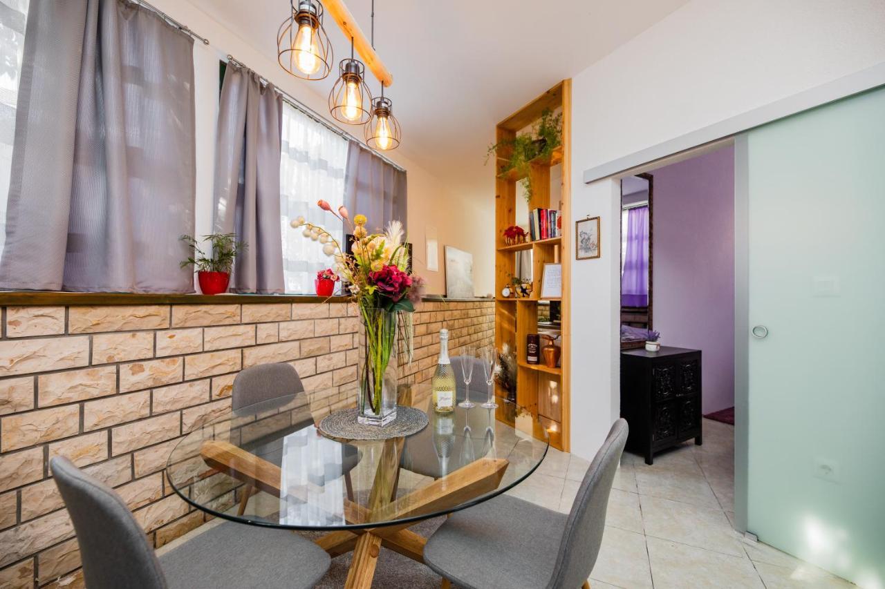 Glicinia Apartment Sibenik Bagian luar foto