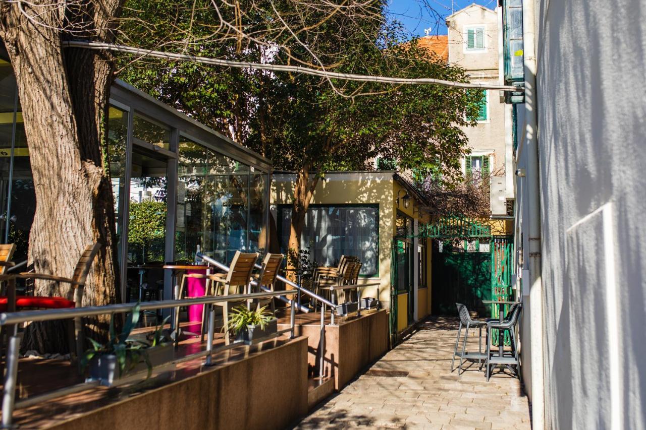 Glicinia Apartment Sibenik Bagian luar foto